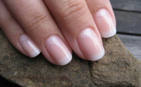 American Manicure Nails, Natural Short Nails, American Manicure, Gel Manicure Colors, Gel French Manicure, Glitter French Manicure, French Manicure Designs, Manicure Colors, Manicure Tips