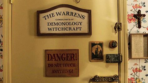 The conjuring...I really need to visit the real warren occult museum.... Warren Occult Museum, The Conjuring Aesthetic, Warren Museum, Conjuring Aesthetic, Occult Museum, Nun Aesthetic, Los Warren, Conjuring Universe, Whimsical Goth