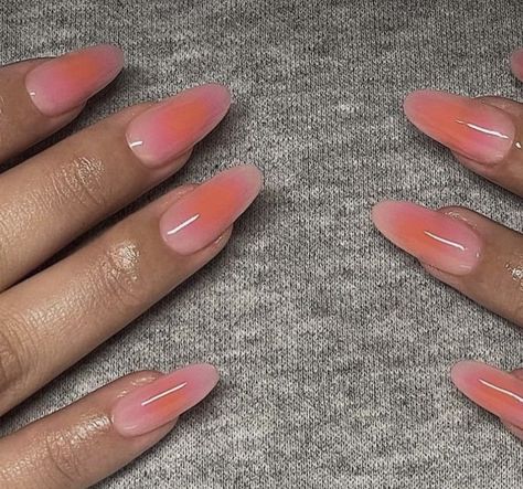 Centre Ombre Nails, Middle Ombre Nails, Peach Aura Nails, Pink Sunset Nails, Nails Degrade Colores, Summer Aura Nails, Pink Ombre Acrylic Nails, Peach Ombre Nails, Nails Degrade