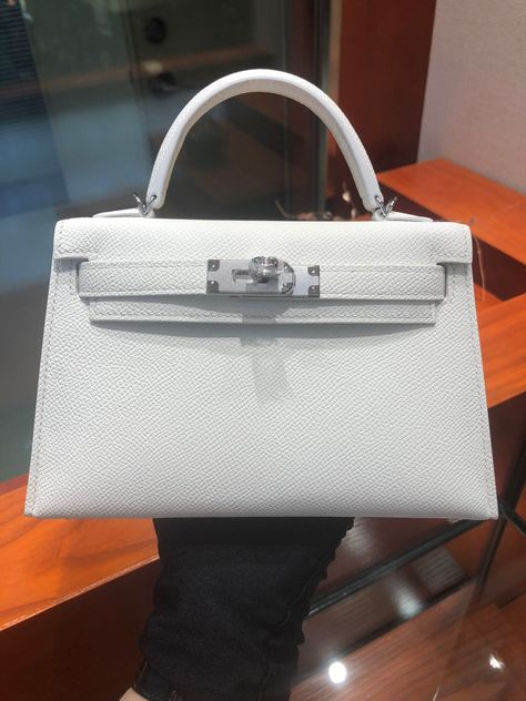 White Hermes Kelly Bag, Mini Kelly White, White Hermes Bag, White Kelly Bag, Hermes Kelly Crocodile, Mini Kelly Hermes, 2023 Bags, Kelly Hermes, Kelly Pochette