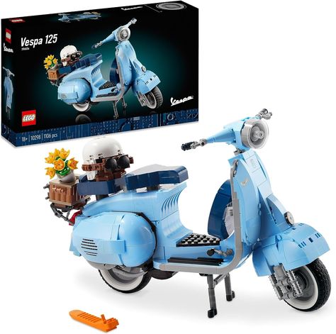 Iconic Vespa Lego Vespa, Cute Lego Sets, 125 Scooter, Vespa Logo, Cute Lego, Scooters Vespa, Lego Building Sets, Vespa 125, Vespa S