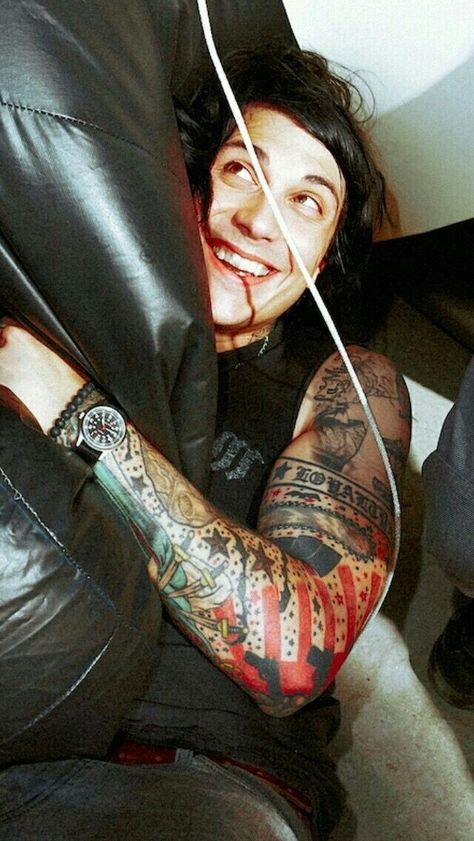 frank iero<3 Frank Iero Tattoos, Frank Lero, Tattoo Music, Punk Rock Princess, Ray Toro, I Love Mcr, Music Tattoos, New Tattoo, Frank Iero