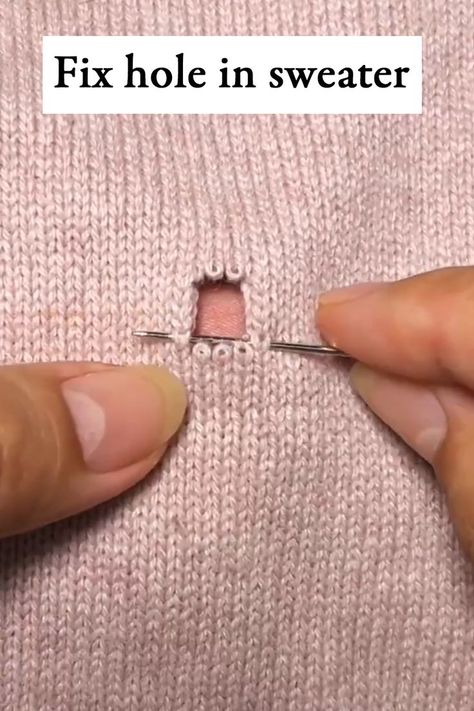 how to repair a hole in sweater Easy Art Crafts, Knitting Hacks, Mending Clothes, Sewing Tutorials Clothes, Sew Ins, Repair Clothes, Pola Sulam, Easy Art, Sewing Stitches