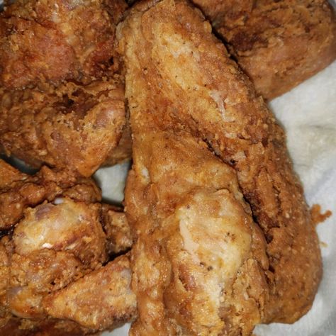 Fried Turkey Legs Recipe, Deep Fried Turkey Wings, Fried Turkey Wings, Fried Turkey Wings Recipe, Cajun Fried Turkey, Bake Turkey Wings Recipe, Turkey Wings Recipe, Smothered Turkey Wings, Turkey Leg Recipes