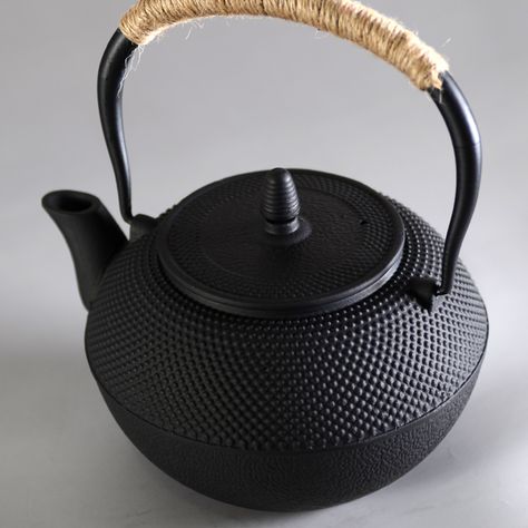 Cast Iron Tea Pot Set Japanese Teapot Tetsubin Kettle Drinkware 1.2L Kung Fu Tools Stainless Steel Strainer Teakettle Pig iron Vintage Tea Pot, Cast Iron Kettle, Cast Iron Teapot, Pottery Tea Pot, Iron Teapot, Cast Iron Tea Pot, Cast Iron Pot, Perfect Cup Of Tea, Japanese Teapot