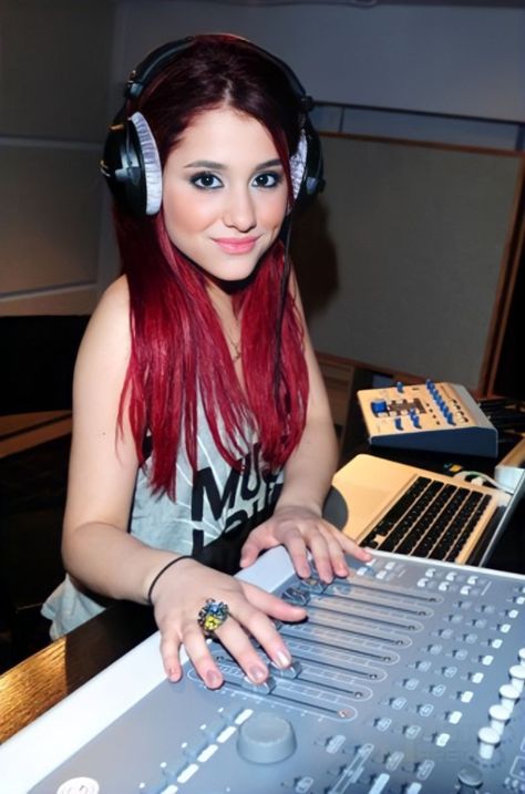 April 20, 2010 Ariana Photoshoot, Ariana Grande 2010, Ariana Grande Cat, Adriana Grande, 2010s Aesthetic, Ariana Grande Gif, Ariana Grande Sweetener, Ariana Grande Cute, Ariana Grande Style