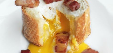 Baguette Breakfast, Egg And Bacon, Bacon Eggs Breakfast, 3 Ingredient Recipes, Bacon Breakfast, Bacon Egg, Egg Breakfast, Breakfast Dishes, Breakfast Recipes Easy