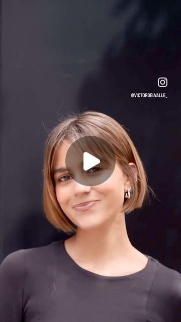 Brown Short Bob Haircut, Short Bob Haircuts With Layers, Corte Bob Corto Cara Redonda, Brunette Short Bob, One Length Bob, Hairstyle Brunette, Long Cornrows, Bob With Fringe, Bob Pixie