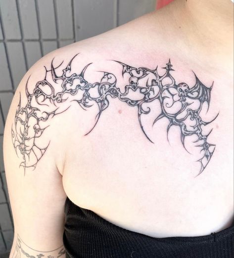 shoulder and collar bone tattoo Collar Bone Tattoo Template, Skeleton Collar Bone Tattoo, Skull Collar Bone Tattoo, Alt Collar Bone Tattoo, Collar Bone Tattoo Big, Collarbone Tattoo Aesthetic, Y2k Collarbone Tattoo, Colour Bone Tattoo Women, Symetric Tattoo Collar Bone