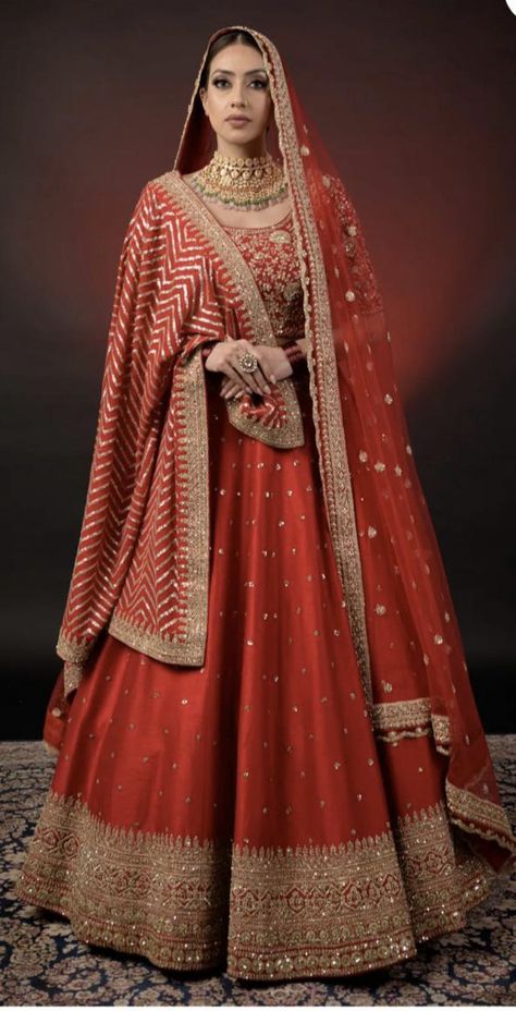 Indian Bridal Wear Red, Sabyasachi Lehenga Bridal, New Bridal Dresses, Lehenga Bridal, Latest Bridal Lehenga, Indian Outfits Lehenga, Wedding Lehenga Designs, Indian Bride Outfits, Bridal Lehenga Collection