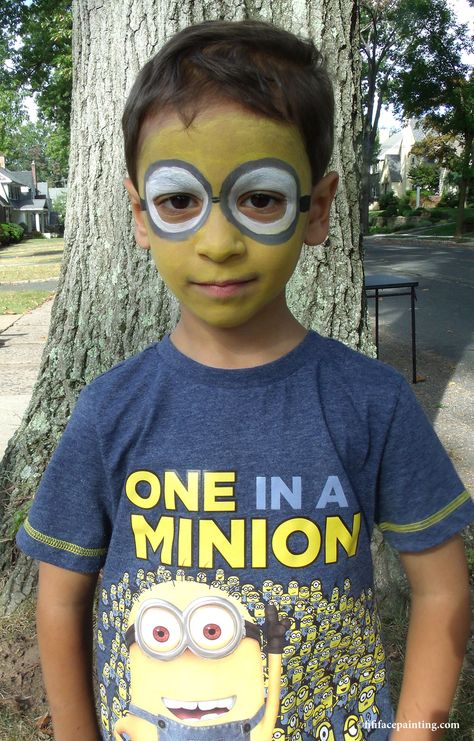 Minion Face Paint - www.fififacepainting.com Face Paint Costume Ideas, Minion Face Paint Easy, Face Painting Ideas For Kids Easy, Easy Kids Face Paint, Easy Face Painting Ideas For Kids Simple, Facepainting Ideas Halloween, Minions Makeup, Baseball Face Paint, Funny Face Paint Ideas