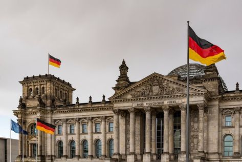 Reichstag Building Germany Culture, Germany Tourism, Traditional Economy, Germany Economy, German People, World Economic Forum, Culture Shock, Berlin Wall, German Art