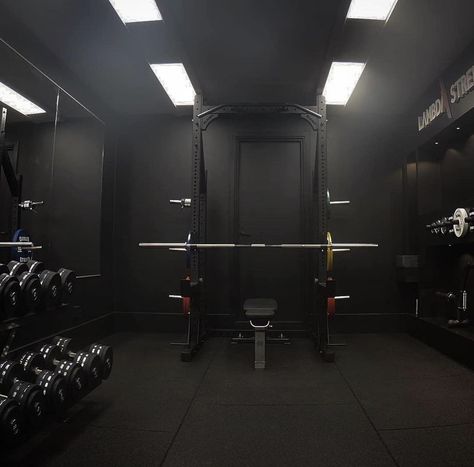 Black Home Gym Interior, Basement Gym Black Ceiling, Home Gym Black, Dark Home Gym Aesthetic, Home Gym Design Ideas, All Black Garage Gym, All Black Gym Interior, Small Home Gym Ideas, Home Gym Inspiration