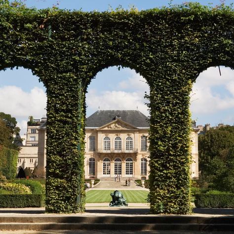 Château de Chantilly | Chantilly, France | Attractions - Lonely Planet Rodin Museum Paris, France Attractions, Museum Sculpture, Musee Rodin, Boston Ivy, Spots In Paris, Rodin Museum, Moss Covered, Paris Images