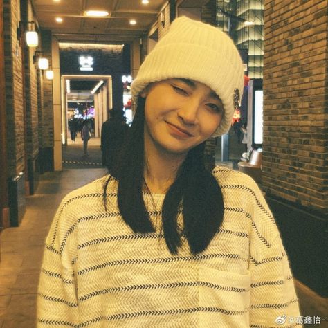 Ge Xinyi, Blackpink Jisoo, My Girl, Winter Hats, Photography, Quick Saves