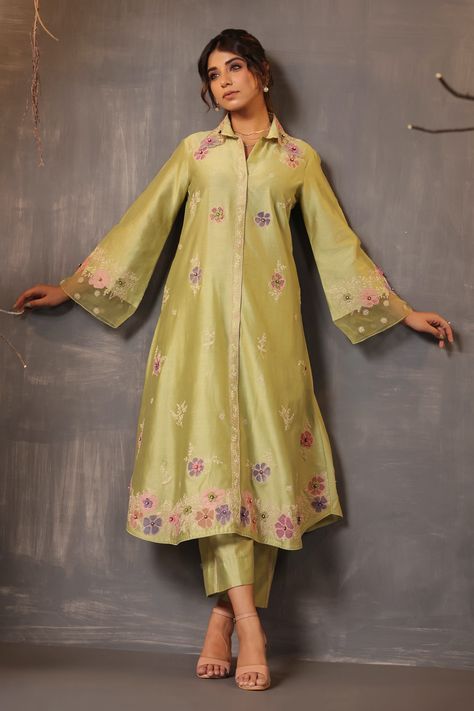 Shop for these amazing collections of Green Chanderi Silk Embroidery Thread Applique Work Shirt Kurta And Pant Set For Women by Niti Bothra online at Aza Fashions. Marriage Suit, Silk Kurtas, Mint Green Shirts, Applique Work, A Line Kurta, Unique Dress, Pakistani Dress, Embroidery Suits Design, Dresses Indian