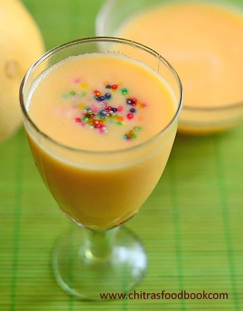 muskmelon milkshake Musk Melon Recipes, Milkshake Recipe Without Ice Cream, Desert Videos, Melon Juice Recipe, Healthy Drink Recipes Smoothies, Liquid Recipes, Jamba Juice Smoothies, Musk Melon, Falooda Recipe