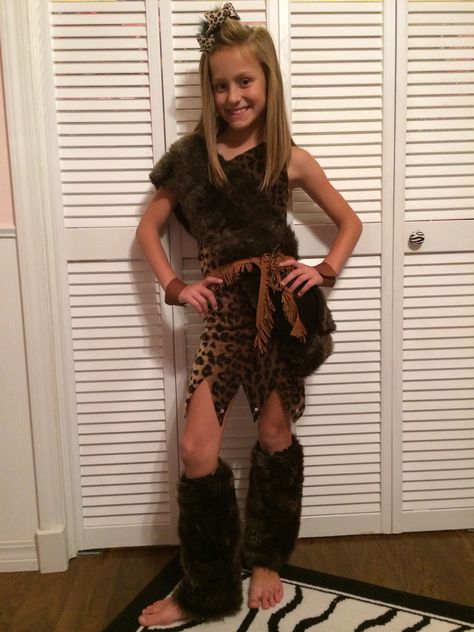 Cavewoman Halloween costume! Etsy.com LeopardStudios!!! Cave Man Costume Woman, Cavemen Costumes, Caveman Outfit, Cavewoman Halloween, Cave Girl Costume, Cavegirl Costume, Girl Costume Ideas, Diy Girls Costumes, Caveman Costume