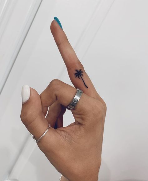 Tree Tattoo Finger, Beachy Tattoos, Vegas Tattoo, Small Finger Tattoos, Finger Tattoo For Women, Finger Tattoo Designs, Palm Tattoos, Palm Tree Tattoo, Beach Tattoo