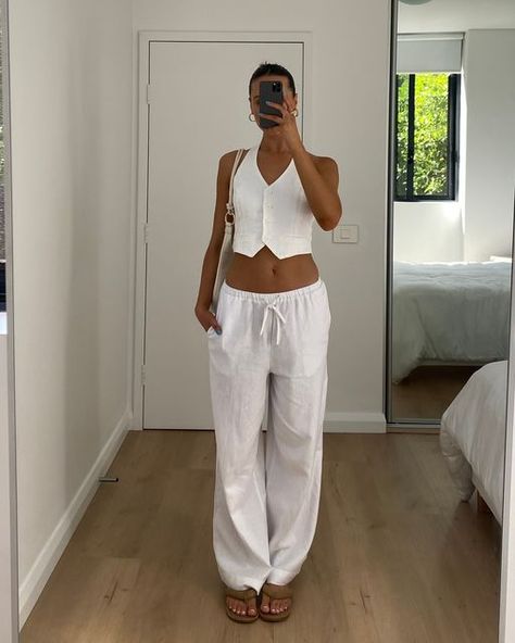 Glassons Outfits, Halter Tank Top Outfit, Halter Vest Outfit, Linen Top Outfit, Halter Vest, Europe Outfits, Tank Top Outfits, Cool Fits, Blouse Outfit