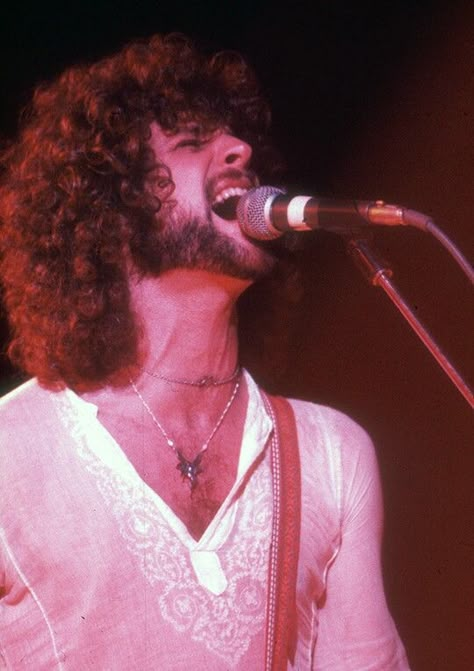 Lindsay Buckingham, Lindsay Buckingham 70s, Lindsey Buckingham 70s, Lindsay Buckingham Stevie Nicks, Stevie And Lindsey Kiss, Stevie Nicks Profile Picture, Fleetwood Mac Lindsey Buckingham, Stevie Nicks Lindsey Buckingham, 70s Vibes