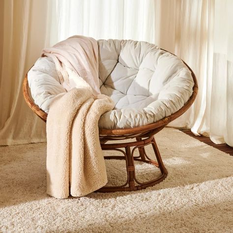 Vanity Seat, Hygge Decor, Futuristic Interior, Small Bedroom Decor, Romantic Bedroom, Small Chair, Papasan Chair, Apartment Decor Inspiration, Bedroom Chair