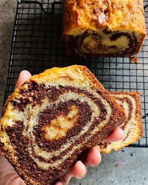 Marble Cake With Nutella Swirls Recipe https://fooooods.com/marble-cake-with-nutella-swirls-bon_appetit_by_nadia Nutella Recipes Cake, Nutella Coffee, Cake With Nutella, Nutella Bread, Swirl Cake, Nutella Cake, Swirled Bread, Marble Cake, Eat Real Food