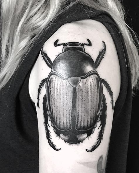 129 Likes, 2 Comments - Cloven Tattoo - Columbus OH (@cloventattoo) on Instagram: “Recent beetle for the talented @leekochee - tattoo by @aarontattooist” Stag Beetle Tattoo Design, Traditional Beetle Tattoo, Hercules Beetle Tattoo, Rhino Beetle Tattoo, Tattoo Beetle, Hercules Beetle, Rhino Beetle, Art Styling, Beetle Tattoo