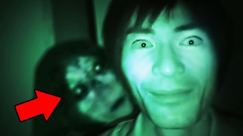 Top 5 SCARY videos of GHOSTS and CREEPY things ! Scary Ghost Videos, Paranormal Videos, Real Paranormal, Japanese Ghost, Paranormal Pictures, Scary Videos, Gif Terror, Ghost Videos, Scary Ghost