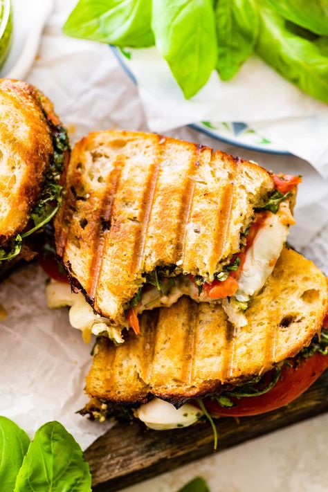 The Caprese Sandwich Recipe with Basil Pesto (Panini) perfectly balances flavors and textures. The creamy mozzarella contrasts with the juicy tomatoes, Basil Pesto Sandwich, Caprese Sandwich Recipe, Recipe With Basil, Caprese Panini, Pesto Panini, Homemade Basil Pesto, Panini Recipe, Tomato Caprese, Cottagecore Food