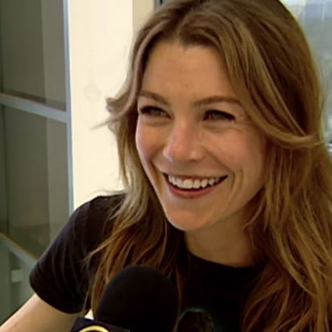 Ellen Pompeo Aesthetic, Young Ellen Pompeo, Ellen Pompeo Hairstyles, Meredith Grey Hair, Surgeon Aesthetic, Meredith Grey's Anatomy, Retro Makeup, Ellen Pompeo, Grey Anatomy Quotes