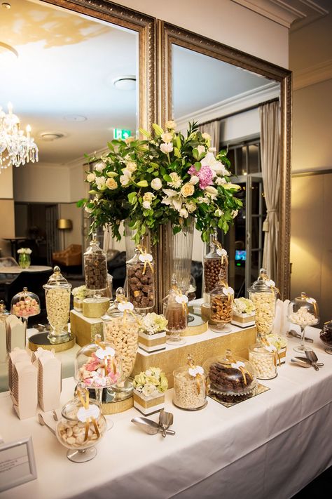 Elegant Candy Bar Wedding, Fancy Candy Bar, Gold Candy Bar Wedding, Wedding Lolly Table, Wedding Candy Bar Buffet, Wedding Lolly Buffet, Lolly Buffet, Candy Buffet Wedding, Candy Buffet Tables