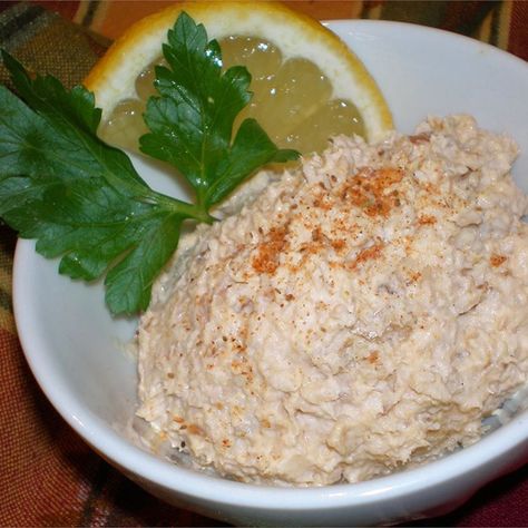 9. Smoked Fish Dip Fish Dip Recipe, Smoked Tuna Dip, Fish Tilapia, Fish Dip, Tuna Dip, Smoked Fish Dip, Smoked Tuna, Chips Dip, Recipes Fish