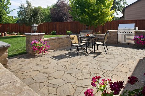 Salt Lake City Flagstone Patio & Outdoor Kitchen - Traditional - Patio - Salt Lake City - by Archadeck Salt Lake | Houzz Diy Patio Ideas, Stone Patio Designs, Garden Pavers, Patio Grande, Concrete Patio Designs, Patio Pavers Design, Concrete Patios, Outdoor Patio Designs, Stamped Concrete Patio