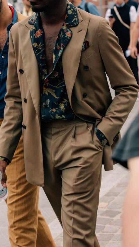 Man is wearing a dark green floral shirt with a brown double breasted suit. Elegant Men Outfits, Brown Suit Outfit, Mens Brown Suit, Brown Suits For Men, Show Dress, Funky Shirts, Brown Suit, Suit Outfit, Guest Attire