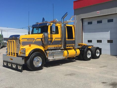 Western Star Trucks, Truck Pictures, Western Star, Built Truck, Truck Art, Big Rig, Custom Trucks, Big Trucks, Semi Trucks