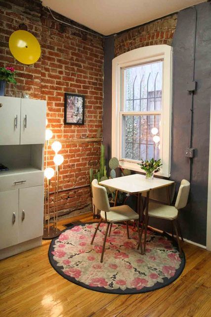 what an adorable little dining room and the exposed brick, sigh. First Apartment Decorating, A Brick Wall, Small Apartment Decorating, Studio Apartment Decorating, Apartment Decorating, Design Del Prodotto, Small Dining, Style At Home, Apartment Inspiration