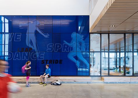 University Lobby, Club House Design, Css Projects, Training Center Design, Interior Design Education, Branding Wall, School Gymnasium, Signage Interior, Sport Medicine