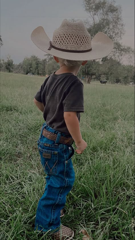 Baby Cowboy Outfits, Country Toddler Boy, Country Boy Outfits, Western Baby Names, Country Babies, Country Baby Boy, Clothes Country, Baby Clothes Country, Country Girl Life