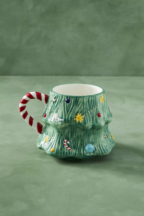 Mug Noel, Coffee Cups Unique, Christmas Cabin, Tree Mug, Porcelain Animal, Cane Handles, Christmas Tree Bows, Tassen Design, Christmas Cup