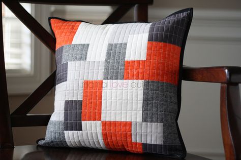 Sew A Pillow, Patchwork Cushions, Grandmother Quilt, Pillow Thoughts, Quilted Pillow Covers, Creative Pillows, Modern Pillow Covers, Pillow Projects, Pillow Inspiration