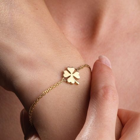 14K Solid Gold Four Leaf Clover #bracelet , Double Chain #jewelry , Real Gold #shamrock Bracelet, #goodluckjewelry , Christmas Gifts For Women #etsy #https://arfesultangifts.etsy.com Clover Leaf Bracelet, Chain Bracelet Gold For Women, Bracelet Gold For Women, Shamrock Bracelet, Gold Four Leaf Clover, Four Leaf Clover Bracelet, Symbol Of Luck, Gold For Women, Clover Bracelet