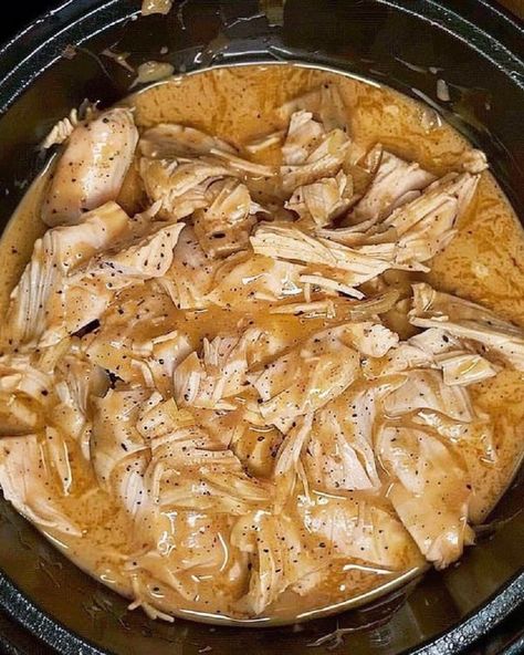 Chicken With Gravy, Patty Melt Recipe, Crockpot Chicken And Gravy, Chicken And Gravy, Gravy Packet, Melt Recipe, Gravy Ingredients, Hearty Comfort Food, Chicken Gravy