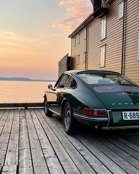 Old Money Cars, Old Porsche, Boat Outfit, Yacht Outfit, Old Money Aesthetics, Country Club Aesthetic, Money Aesthetics, Soft Music, Porsche Classic