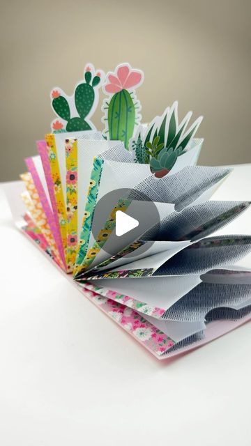 Diy Accordian File Folder, Creative Envelope Ideas, Photo Paper Crafts, Papercraft Gifts, Fun Paper Crafts, Tiny Crafts, Scrapbook Paper Crafts Diy, Envelope Book, Paper Folding Crafts