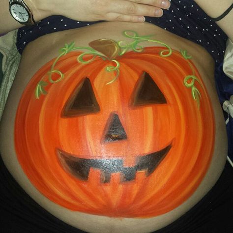 Baby Bump Body Painting by http://www.glamoramamakeup.com  Happy Halloween! Pumpkin Bump Painting, Pregnant Costume Ideas, Baby Bump Painting Ideas, Pregnant Belly Painting Ideas, Bump Painting Ideas, Pregnancy Belly Painting, Pregnant Costume, Belly Painting Ideas, Paintings Halloween