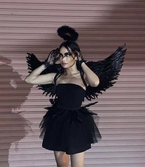 Black Wings Halloween Costume, Halloween Wings Costume, Black Wing Costume, Black Angels Costume, Black Butterfly Costume, Angel Plus Size Costume, Dark Angel Costume Diy, Fallen Angel Costume Diy, Angel Halloween Ideas