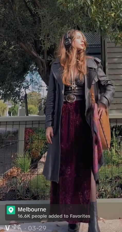 Whimsigoth Corporate, Layered Style Clothes, Whimsigoth Winter Outfits, Winter Whimsigoth Outfits, Medieval Aesthetic Outfit, Bohemian Goth, Buisness Casual, Mazzy Star, Hippie Style Clothing