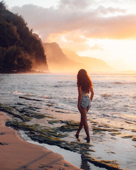 Chelsea Kauai #ckPresets’s Instagram post: “Happy Earth Day 🌎!” Chelsea Kauai Photography, Kauai Photoshoot, Chelsea Kauai, Big Vision Board, Kauai Photography, Travel Poses, Life Is Wonderful, Photography Edits, Travel Pose