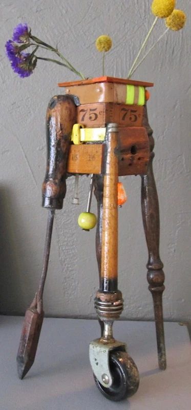 Junk Art Ideas Recycling, Assemblage Art Sculpture, Assemblage Art Collage, Assemblage Art Mixed Media, Box Assemblage, Artful Ashes, Recycled Art Projects, Robot Sculpture, Upcycled Art